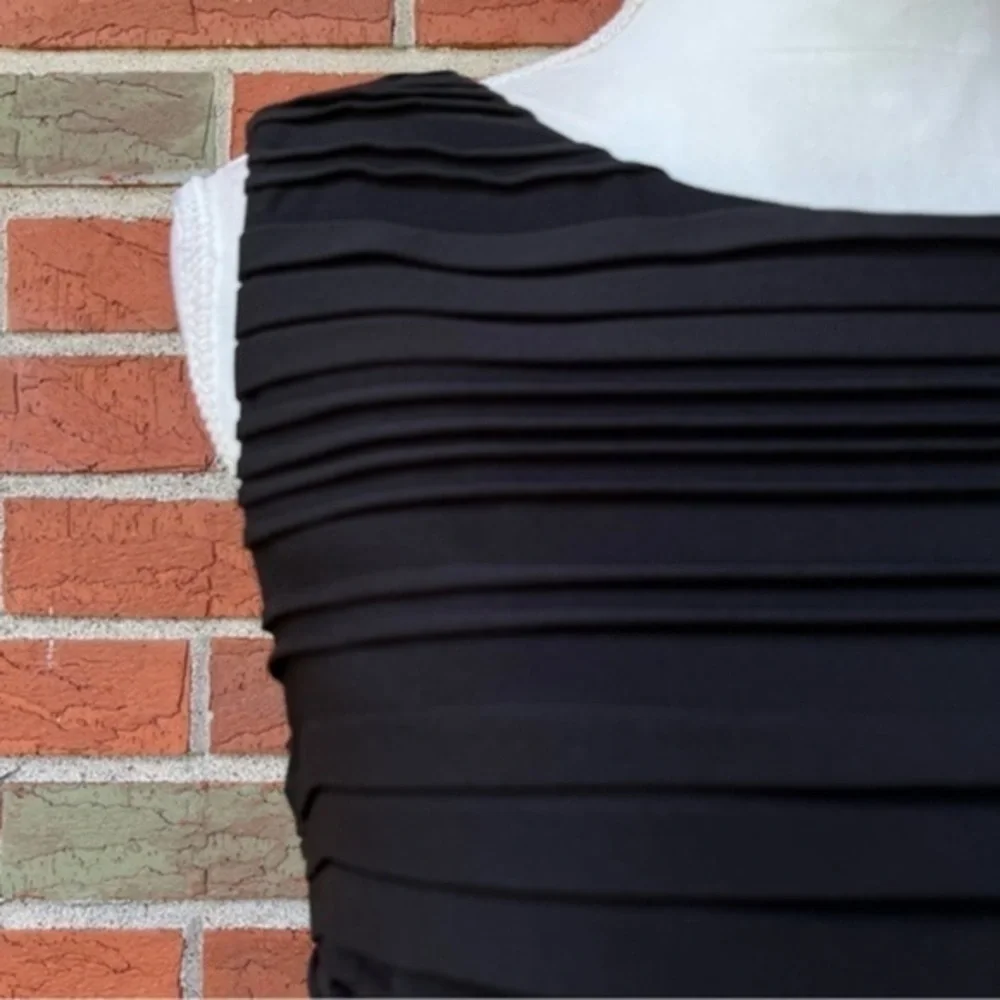 Calvin Klein Textured Round Neck NWT Black Sleeveless Mini Dress 👗